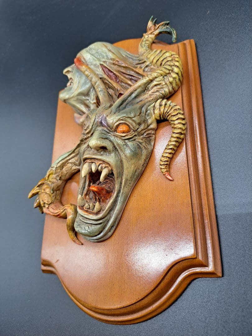 フューチャーモデルズ ベルベットアイズバッジ 高柳祐介 壁掛けインテリア韮沢靖等