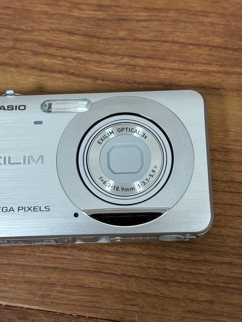 【未使用品】CASIO EXILIM EX-Z80 デジカメ