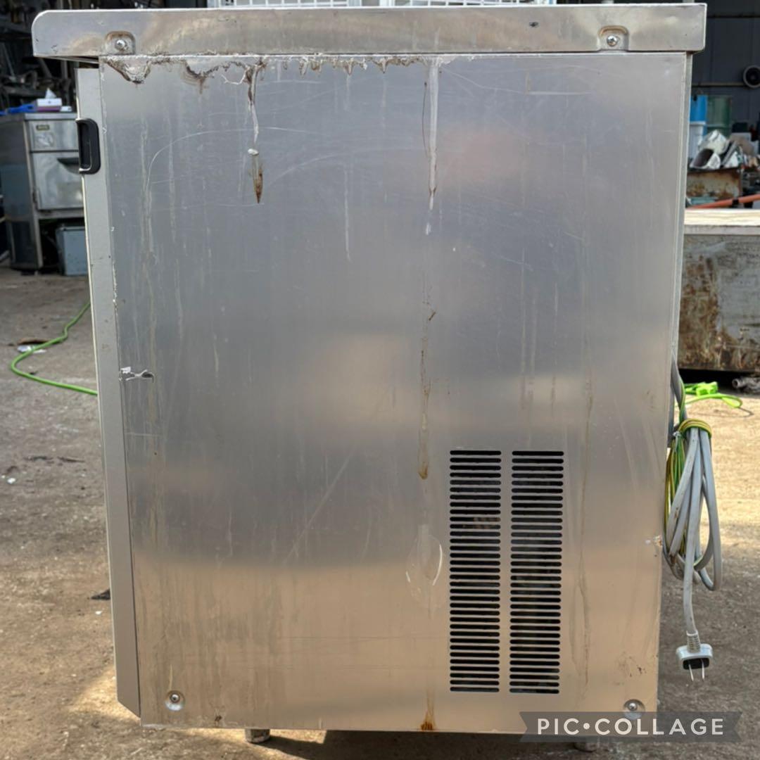 業務用ホシザキの２ドア台下冷蔵庫です。 120ｃｍ幅の需要の多い商品です。