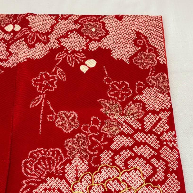 ゆりのはな　本振袖　総絞り　金駒刺繍　金彩入り　花柄　赤色系　正絹　K401