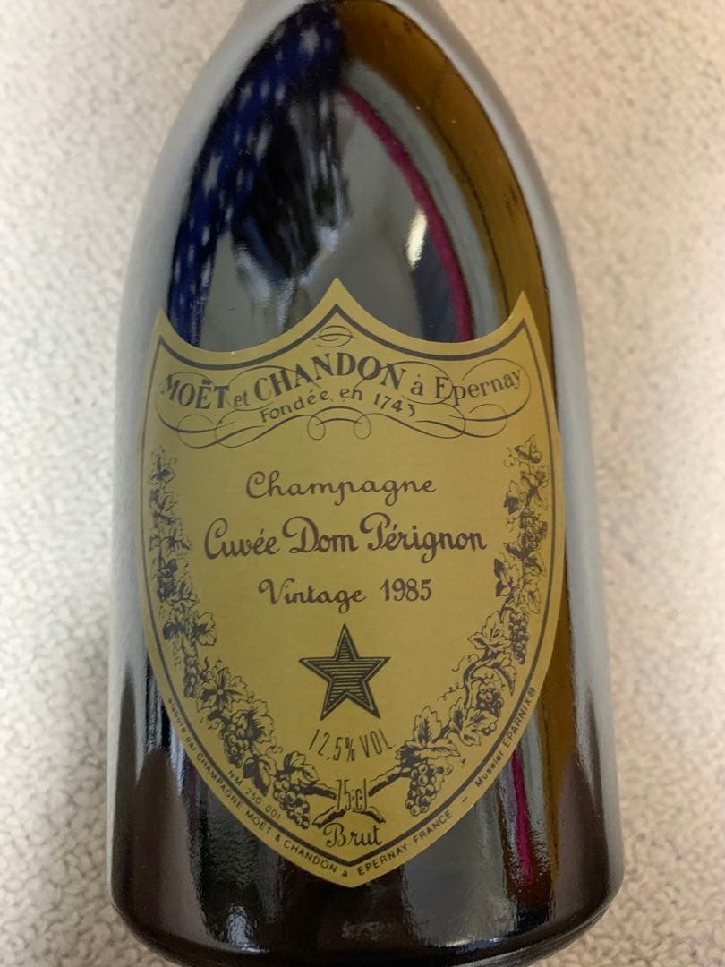 セラー保管1985 ドン・ペリニヨン ヴィンテージ/箱/専用パンフレット付/