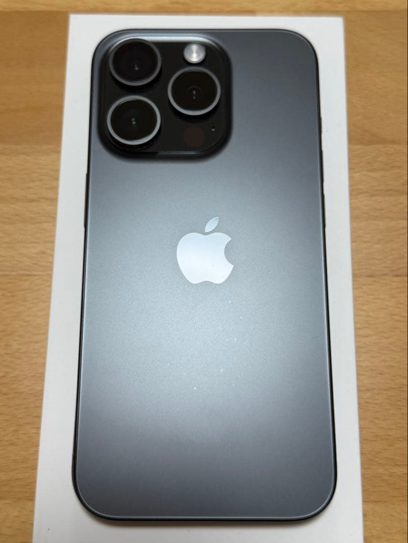 Apple iPhone15 Pro 256GB ブラックチタニウム