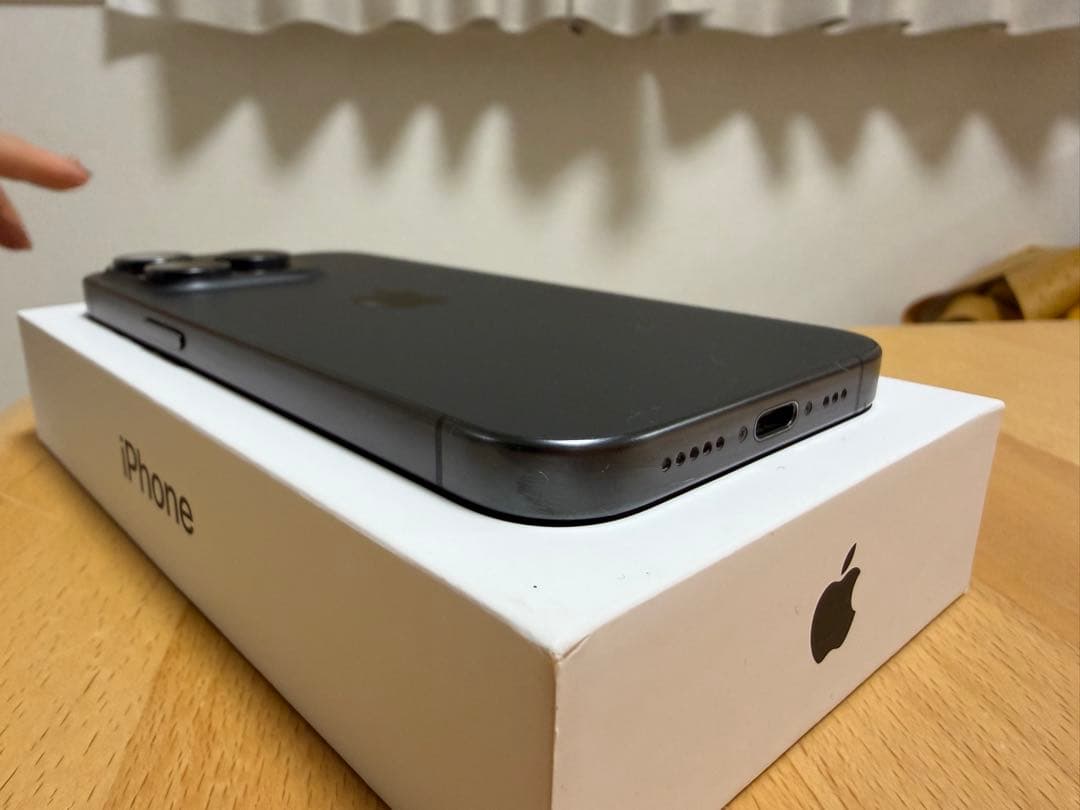 Apple iPhone15 Pro 256GB ブラックチタニウム