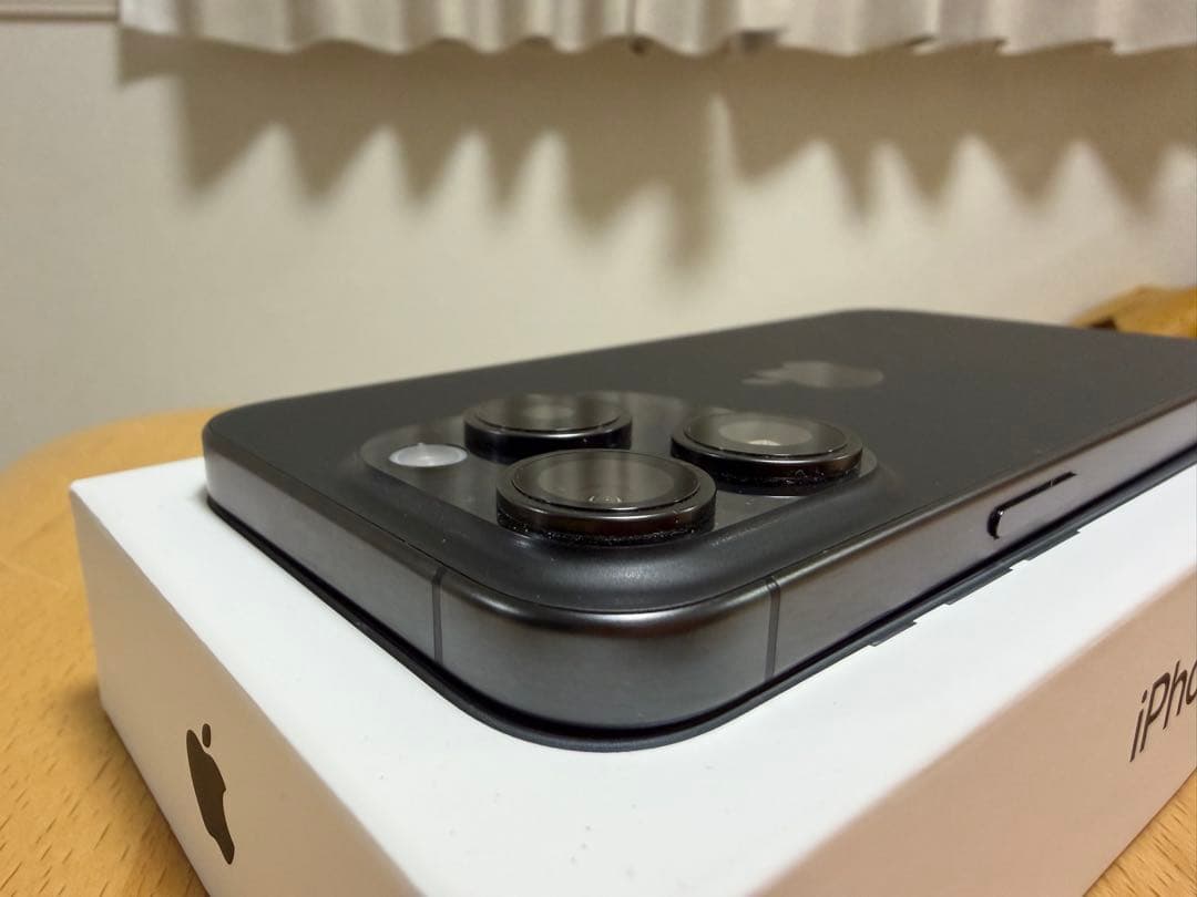 Apple iPhone15 Pro 256GB ブラックチタニウム
