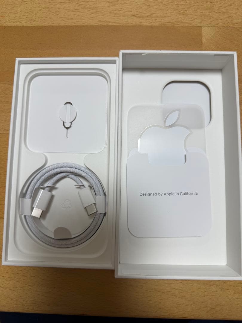 Apple iPhone15 Pro 256GB ブラックチタニウム