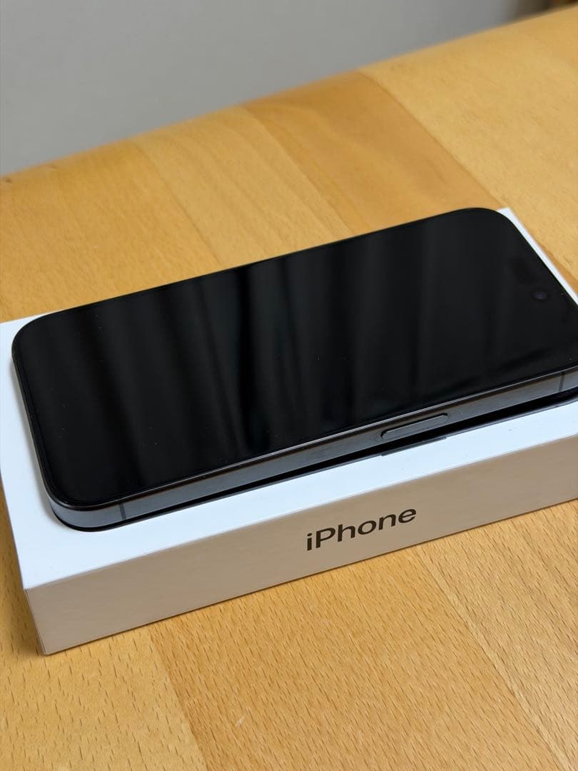 Apple iPhone15 Pro 256GB ブラックチタニウム