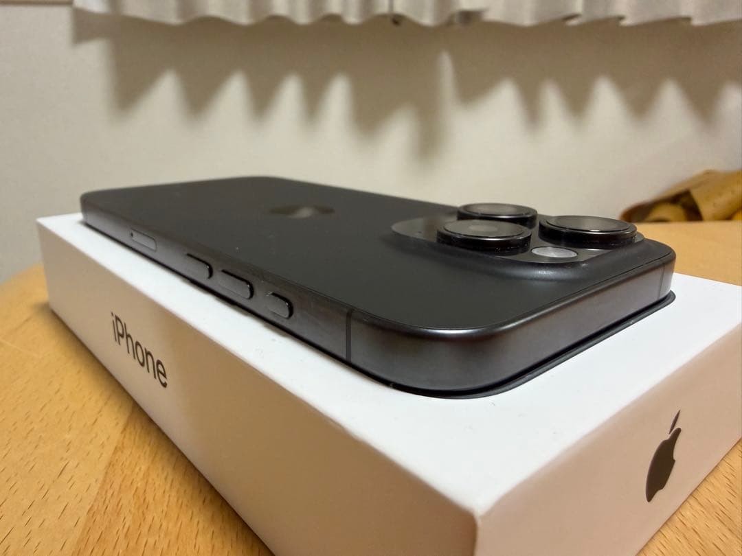 Apple iPhone15 Pro 256GB ブラックチタニウム