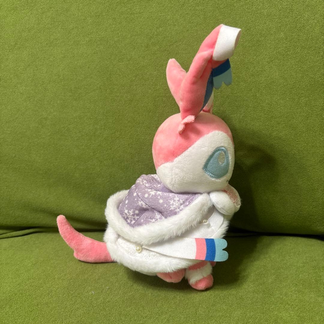ポケモンセンター　Frosty Christmas ニンフィアサンタ　ぬいぐるみ