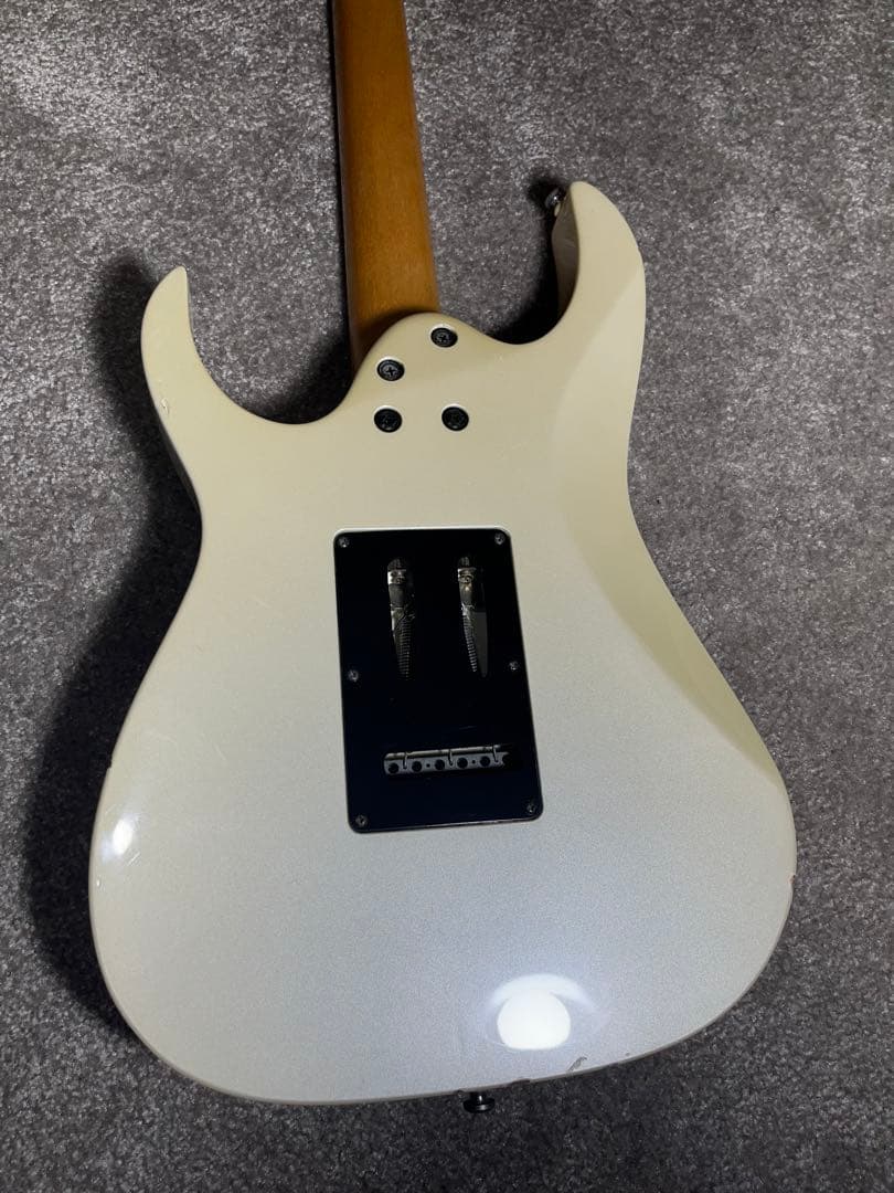Ibanez RGシリーズ ホワイトエレキギター