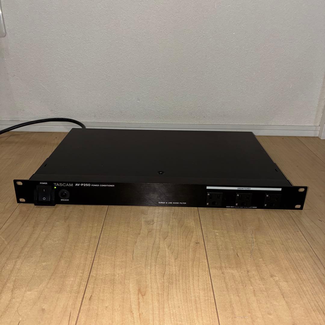 美品　希少TASCAM AV-P250 パワーコンディショナー