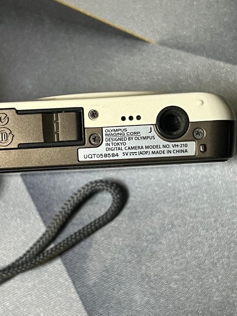 OLYMPUS VH-210 14メガピクセル コンパクトデジタルカメラ