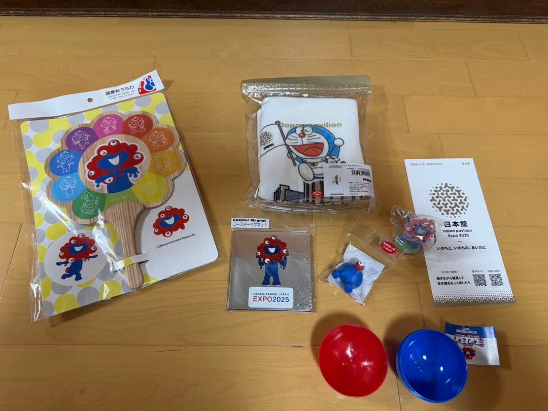 大阪万博　ミャクミャクお尻マグネット　藻キティアクリルスタンプ　ドラえもんタオル