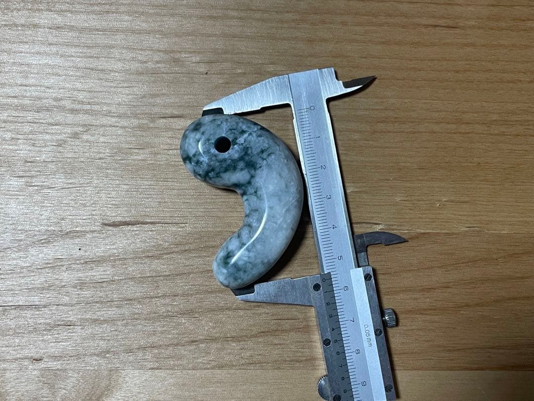 ⑥特大 糸魚川翡翠 勾玉 56mm 46g