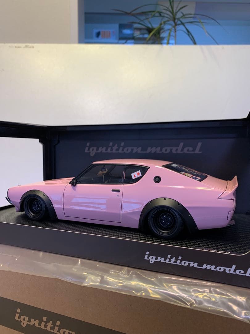 イグニッションモデル　1/18 LBWK ケンメリ ピンク　3214