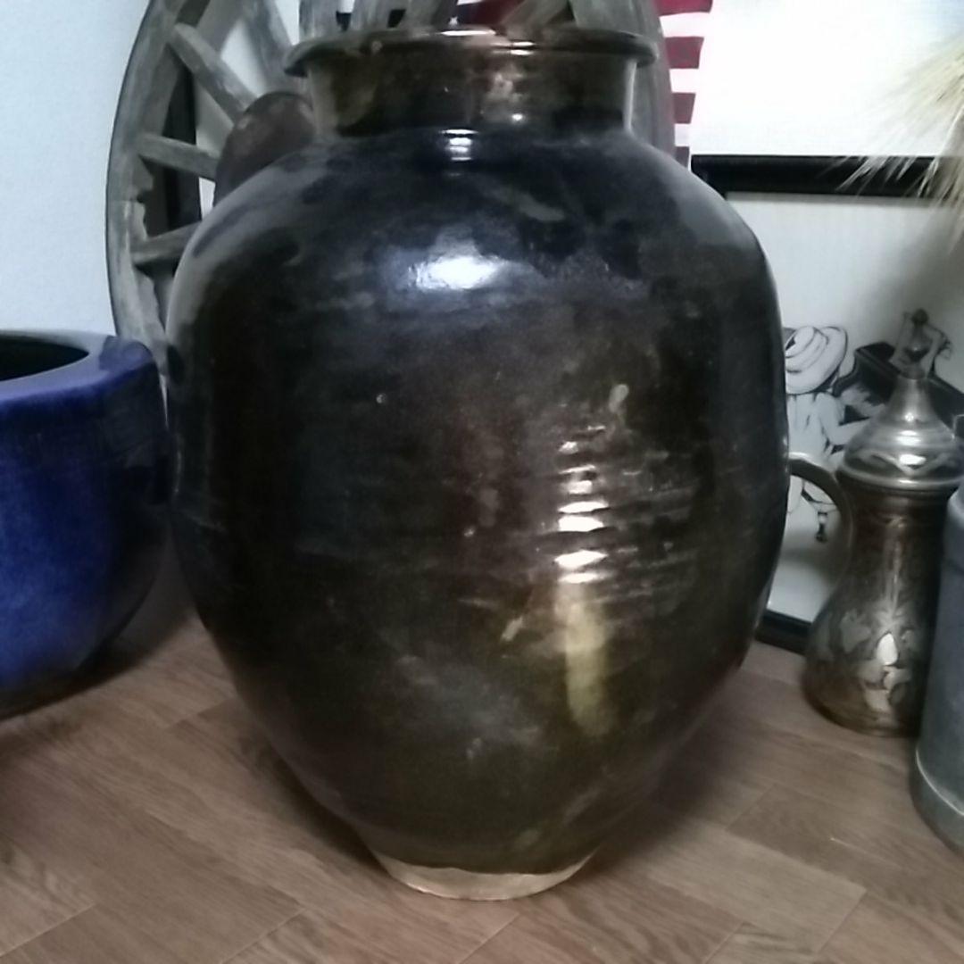蔵出し大きな壺　高さが48センチ、