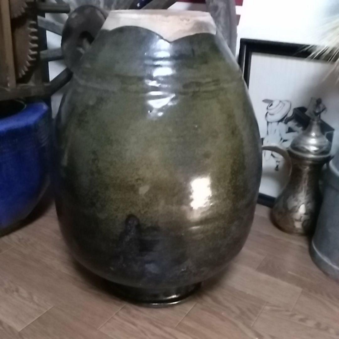 蔵出し大きな壺　高さが48センチ、