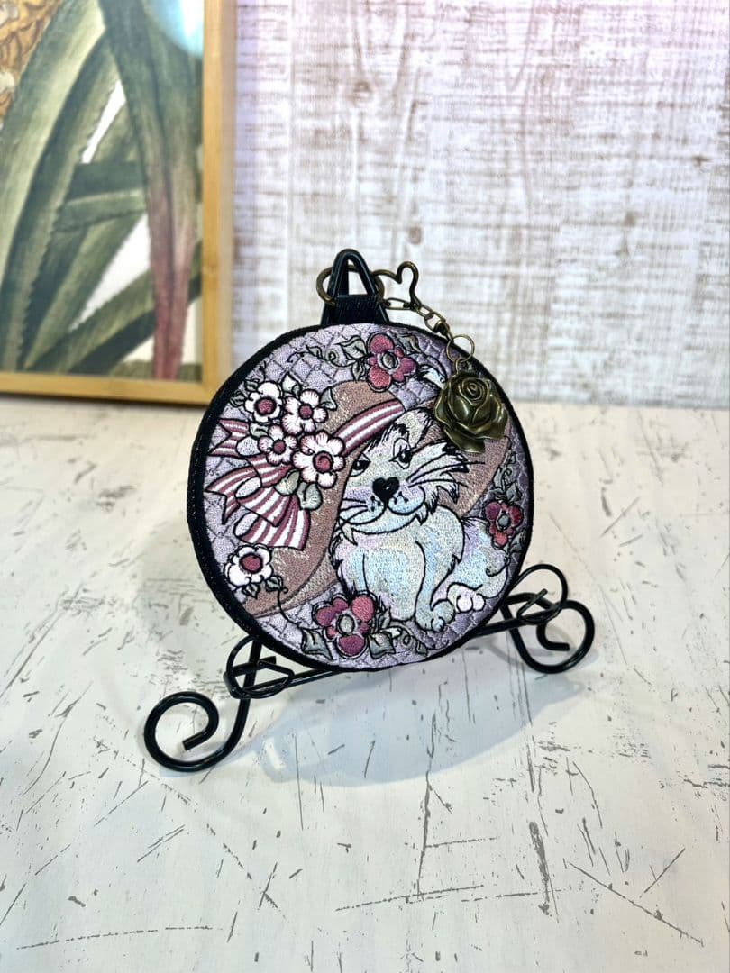 ロラライハリス♡刺繍のポーチ♡総刺繍ケース♡お纏め出品