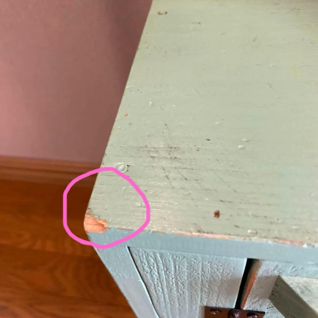 ③ アンティーク棚　子供部屋