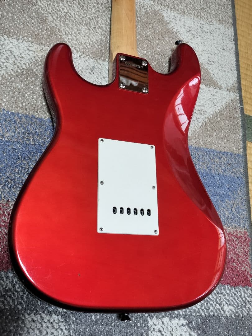 フェルナンデス ストラト エレキギター FGシリーズ 色レッド