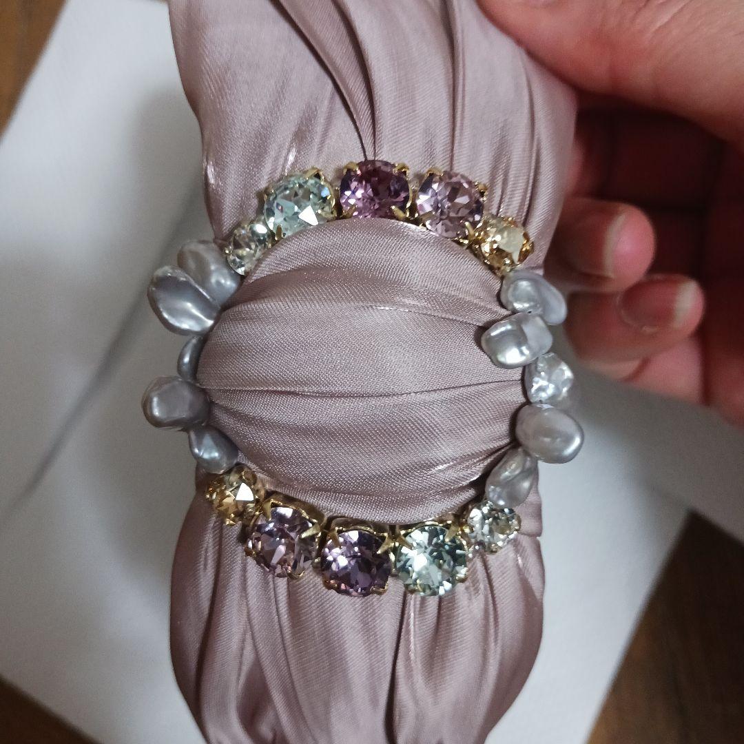 Complex Bizのカチューシャ。　ピンクビージュ、キラキラチャームつき。