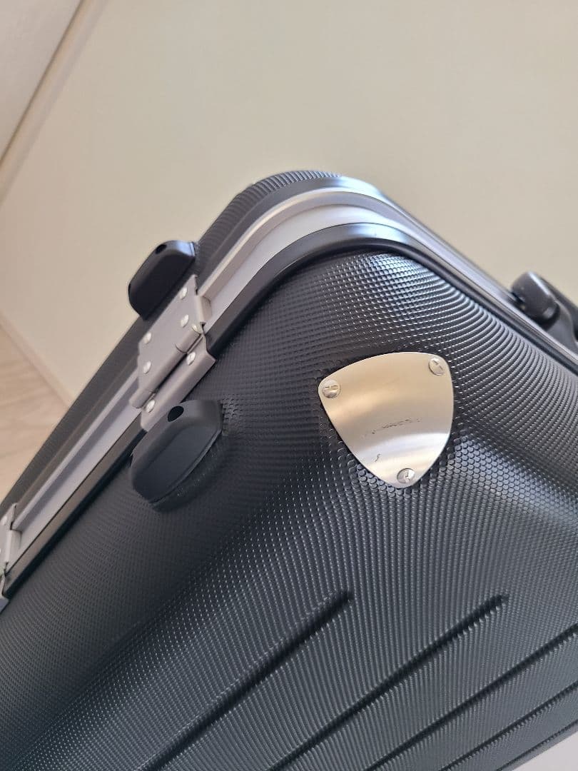 ブラックハード　キャリーケース