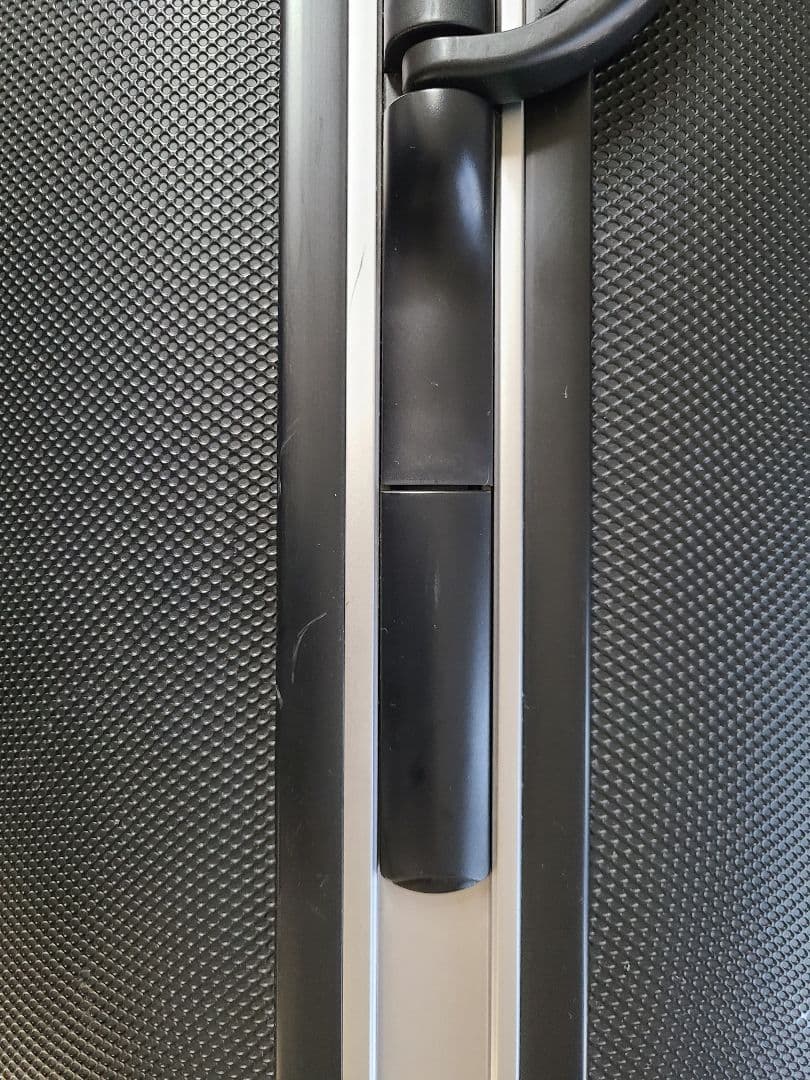 ブラックハード　キャリーケース