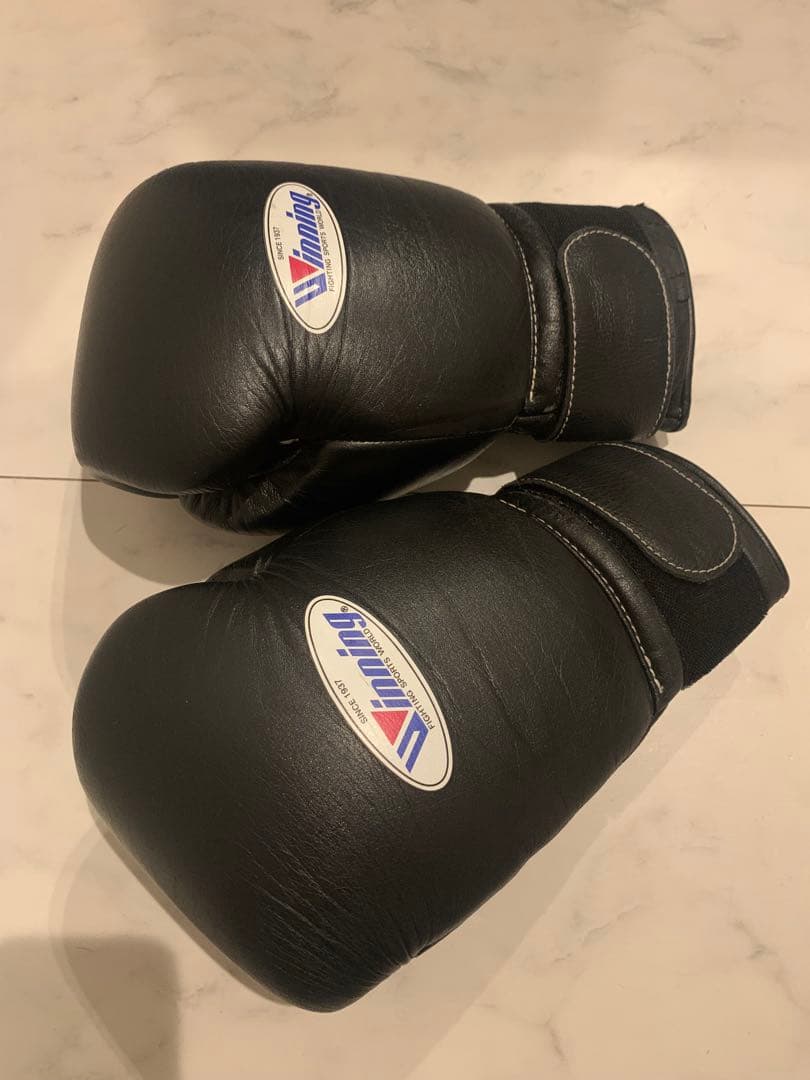Winning ボクシンググローブ 16 oz ブラック