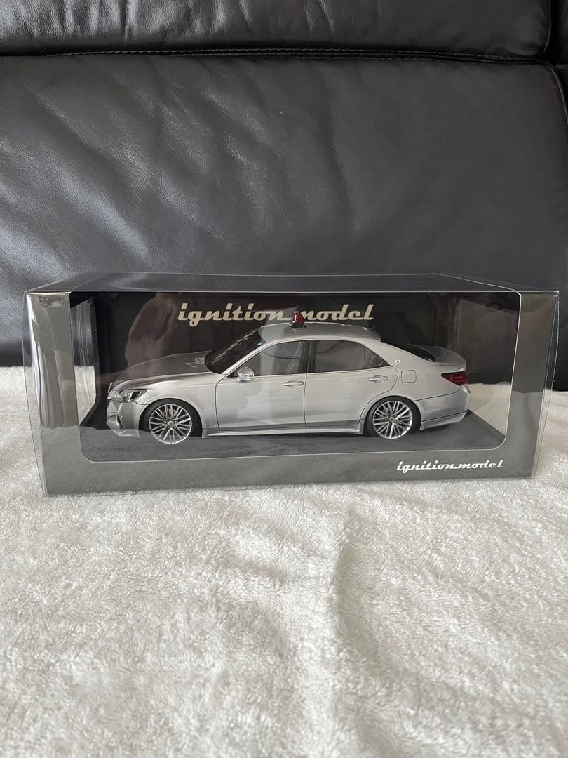 1/18スケール 高速道路交通警察隊　クラウン イグニッションモデル