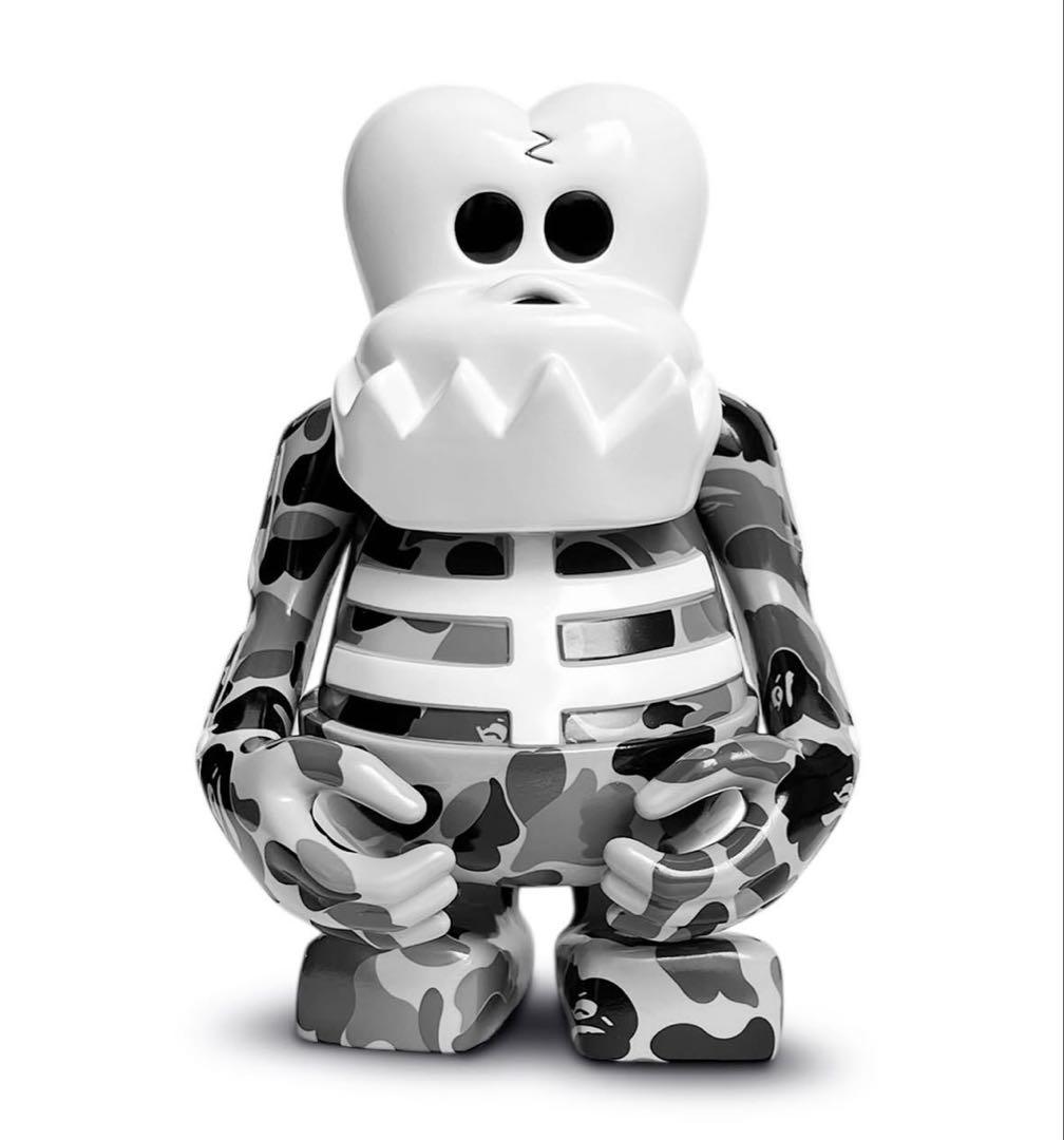 A BATHING APE / BOUNTY HUNTER フィギュア