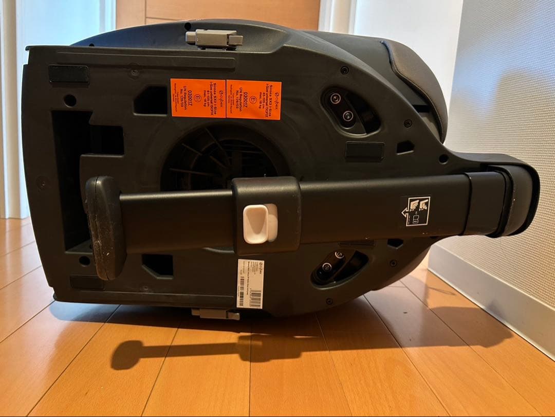 美品　cybex 車用チャイルドシート グレー