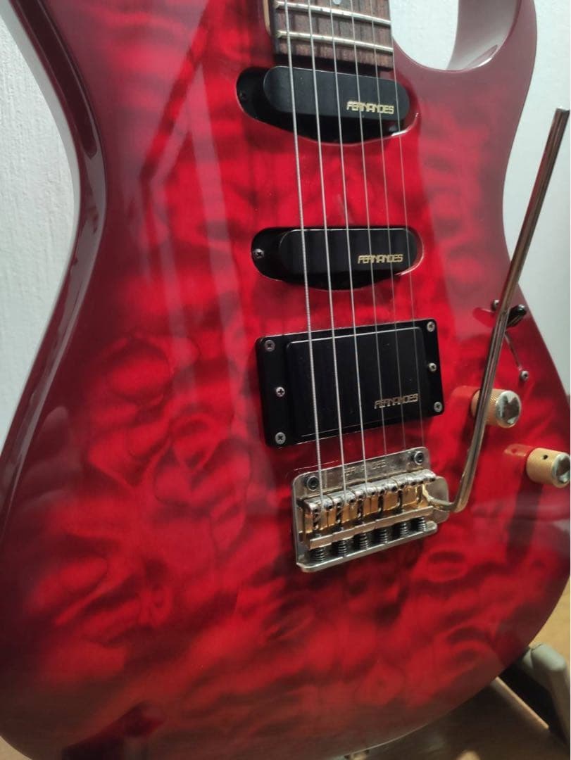 Fernandesエレキギター レッド ギターケース付き