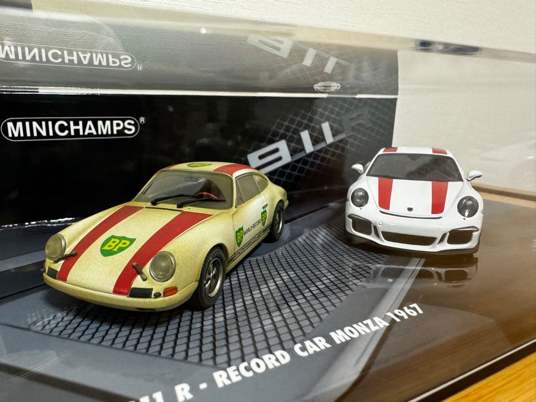 【MINICHAMPS】限定499台 Porsche911R 2016/1967