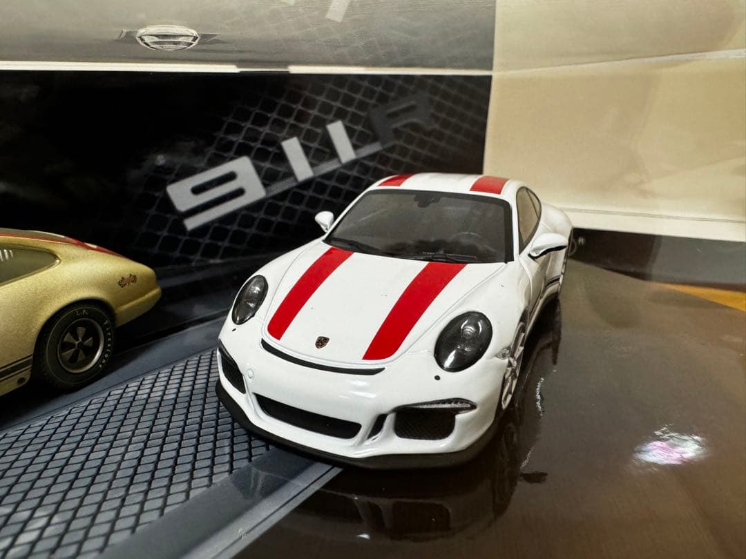【MINICHAMPS】限定499台 Porsche911R 2016/1967