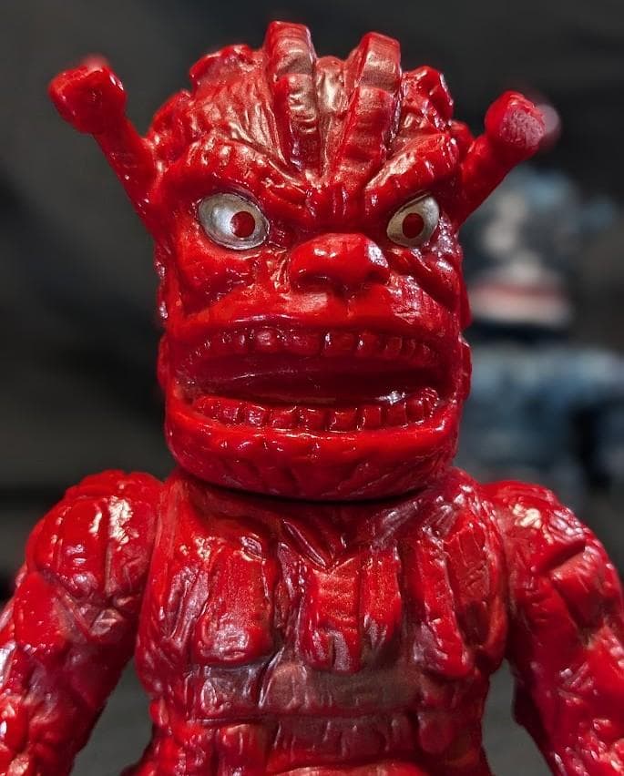 ダストマン黒色＆赤色「スペクトルマン」登場怪獣（マスダヤ復刻）ソフビ２体セット