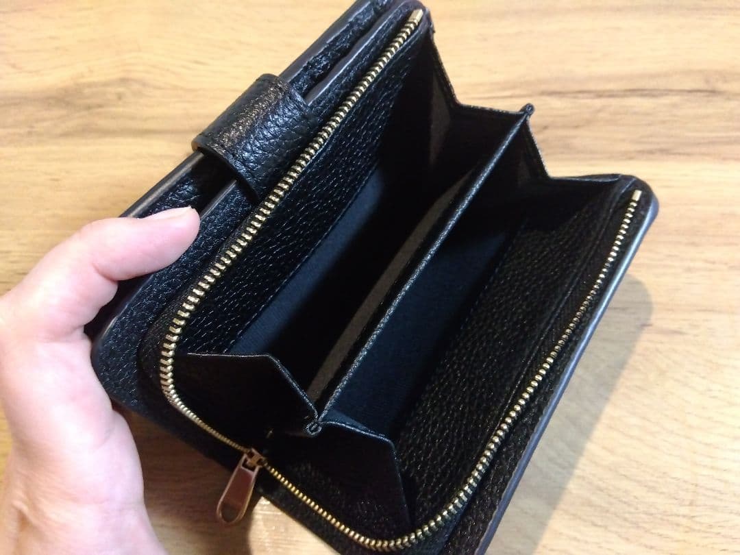 FURLA ブラック 二つ折り財布