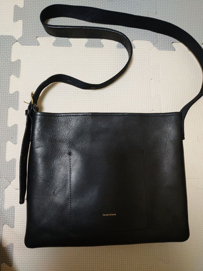 エンダースキーマ　バック　黒　牛革　男女兼用