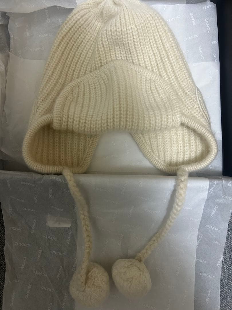 正規品　CHANEL ニット帽　ビーニー　ポンポン　シャネル