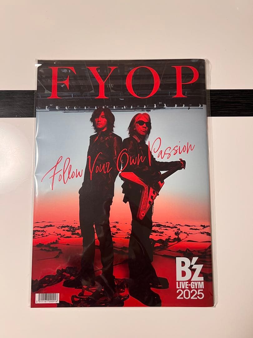 B'z 2026年カレンダー 壁掛け・卓上(パンフ付)