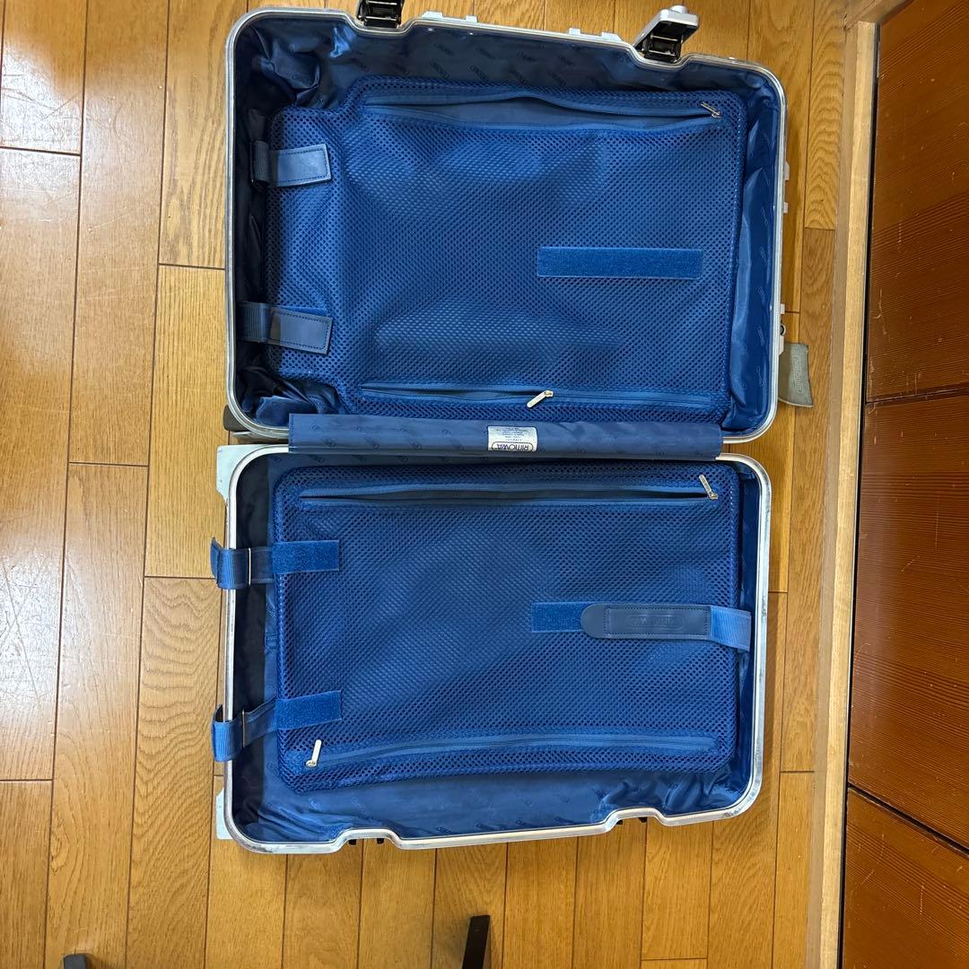 RIMOWA シルバーキャリーケース ストライプデザイン