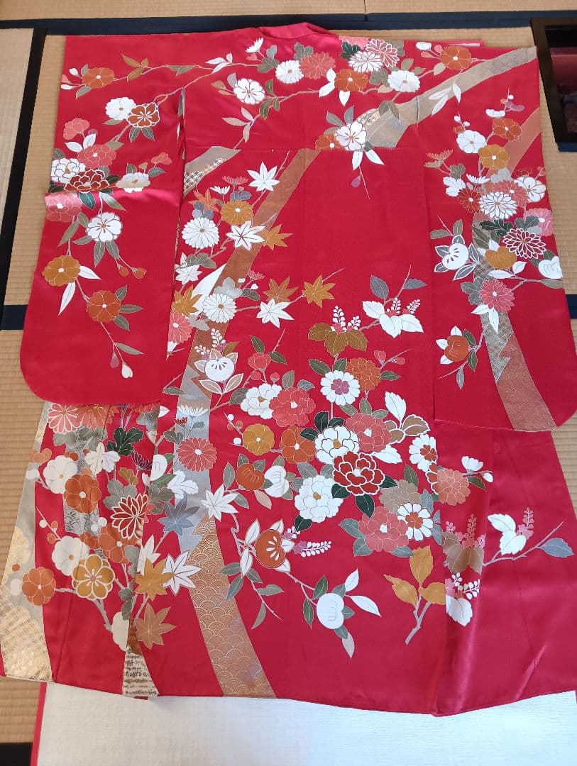 華やか振袖フルセット　赤　古典柄　金駒刺繍　身丈161.5 裄 65　お値打ち