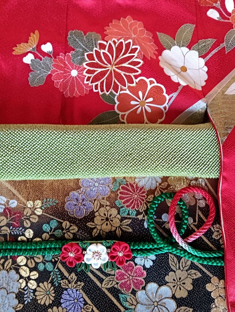華やか振袖フルセット　赤　古典柄　金駒刺繍　身丈161.5 裄 65　お値打ち