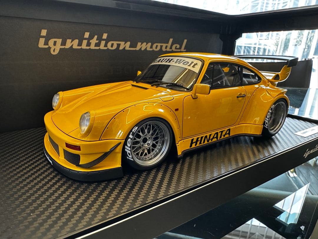RWB930 ignition Model 1/18 イエロー