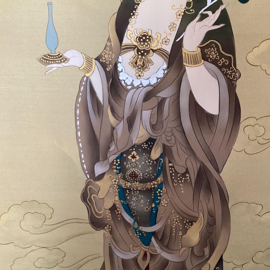 素　仙　筆　　【　絹本彩色画　・雲上観音図　】　自題共箱　軸先漆仕立木　610