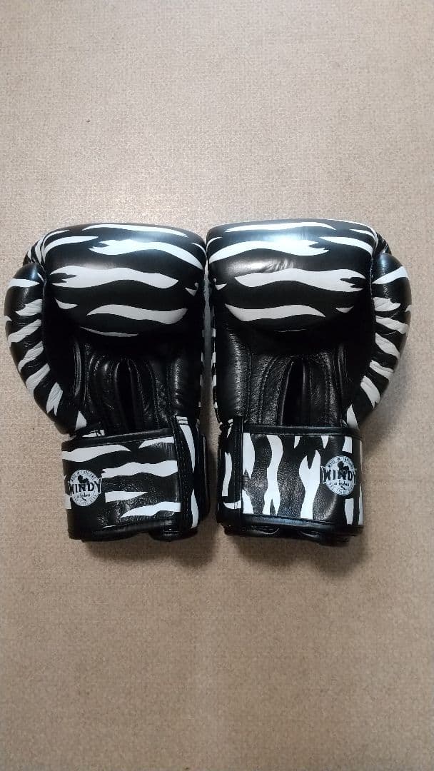 本革製WINDYボクシンググローブ 12oz ゼブラ 白&黒 キックボクシング