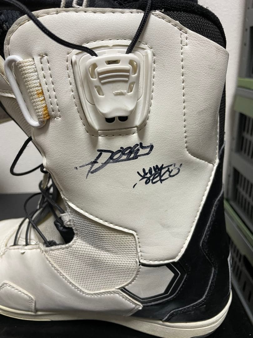 DEELUXE ID WOW 18-19 25.5cm サイン入り 白 黒