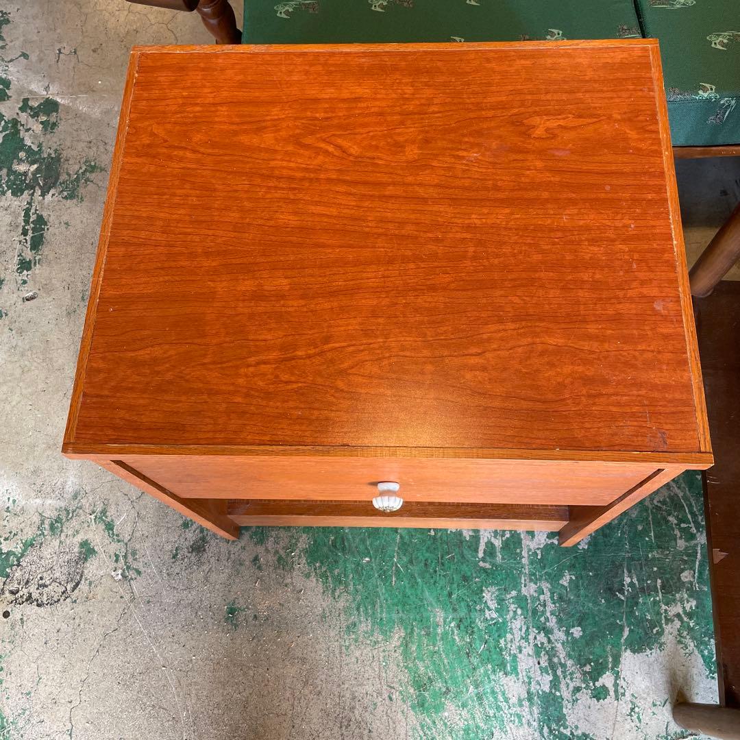 お値下げ‼︎ アメリカ軍放出品シンプルナイトテーブル