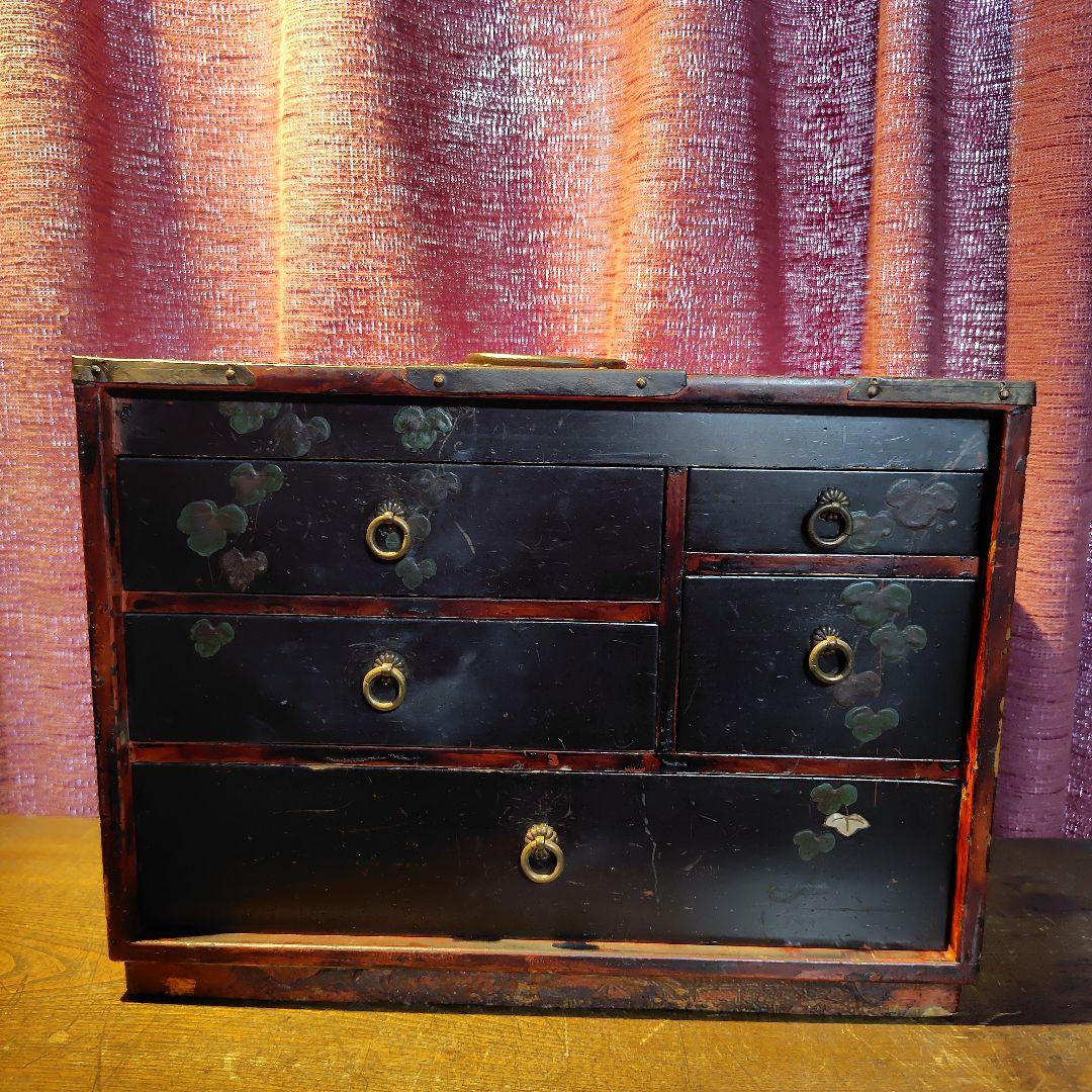 花柄の黒い木製箪笥 5引き出し