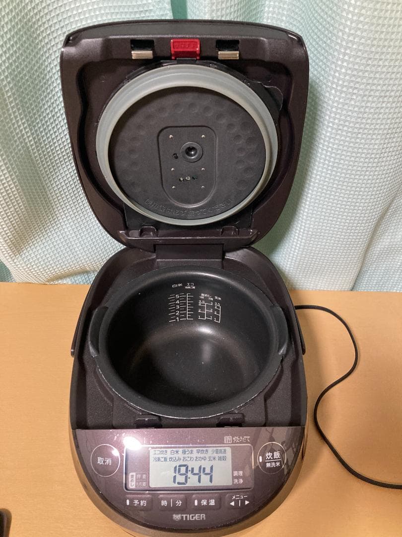 ★★★TIGER 圧力　IH 炊飯ジャー　JPK-B100 ブラウン　5.5合