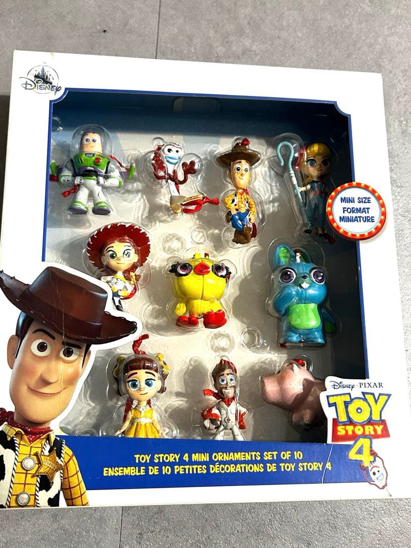 新品未使用品　トイ・ストーリー4 フィギュアセット 10体入り