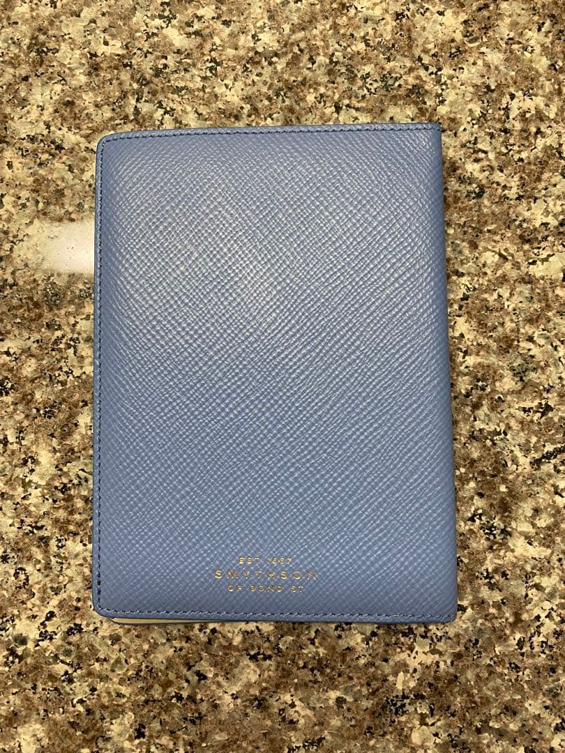 SMYTHSON ライトブルーパスポートケース